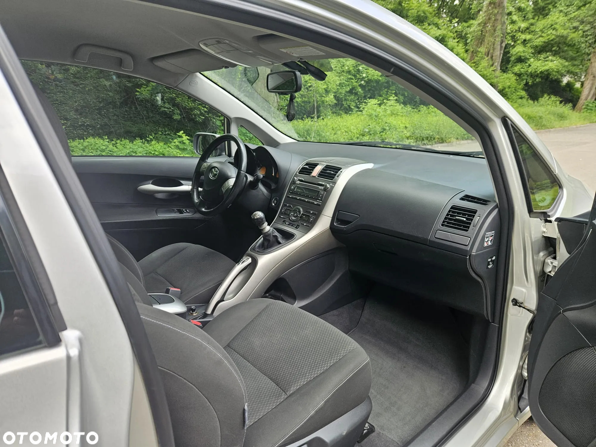 Toyota Auris 2.2 D-4D D-CAT - 10