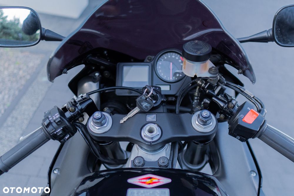 Honda CBR - 23