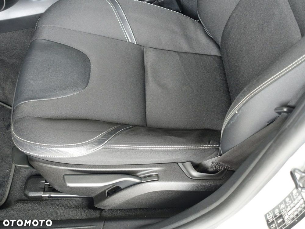 Volvo V40 D3 Geartronic Momentum - 17