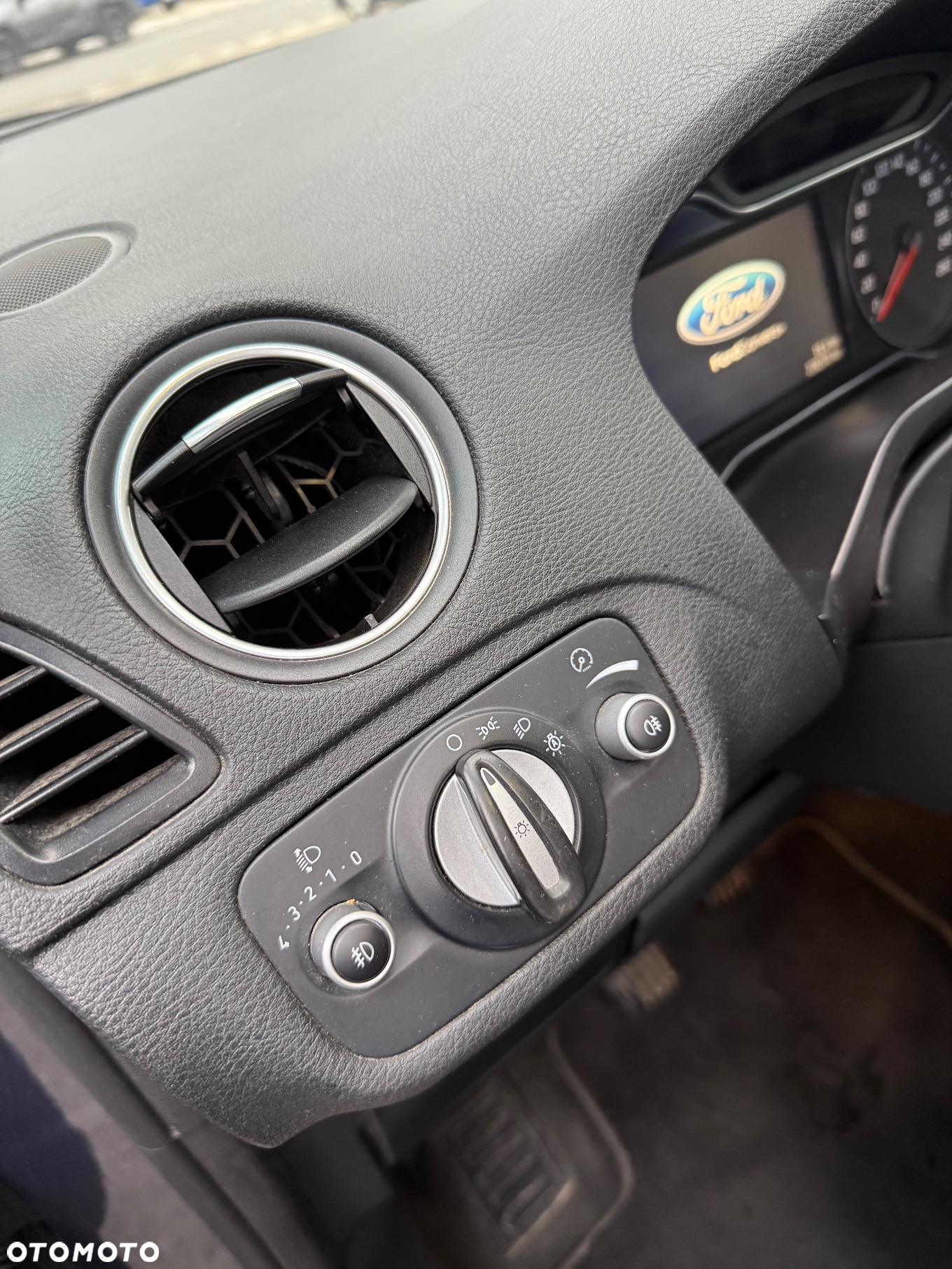 Ford S-Max - 14