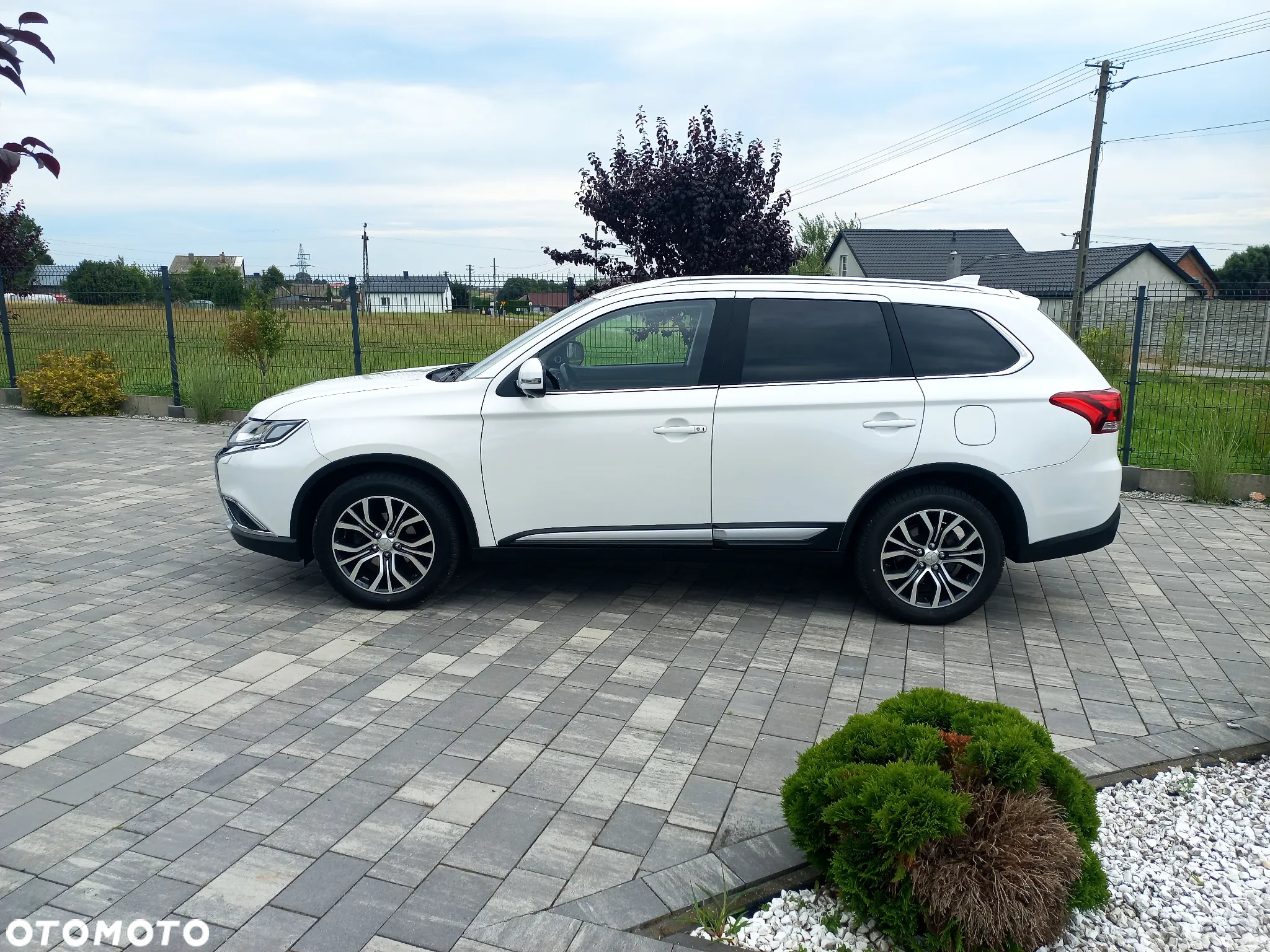 Mitsubishi Outlander 2.0 Intense + Navi 4WD CVT - 6