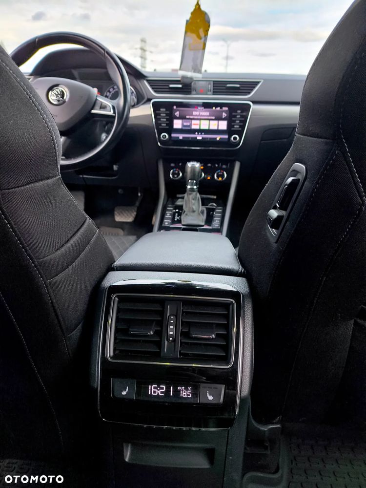 Skoda Superb 2.0 TDI 4x4 Style DSG - 24