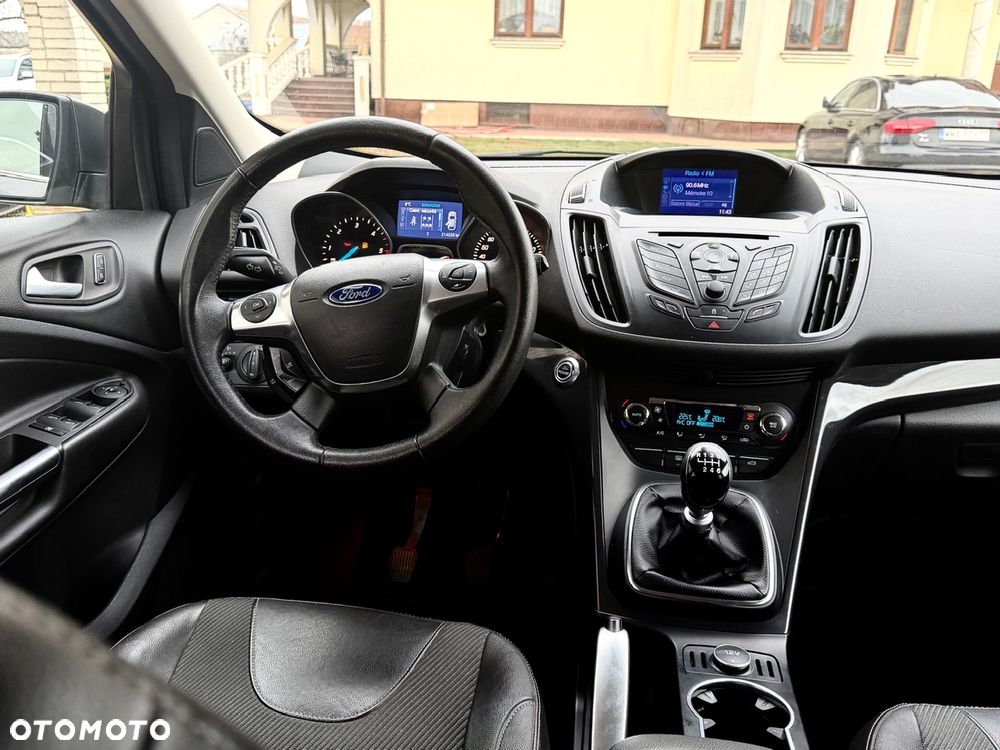 Ford Kuga 2.0 TDCi 2x4 Titanium - 12