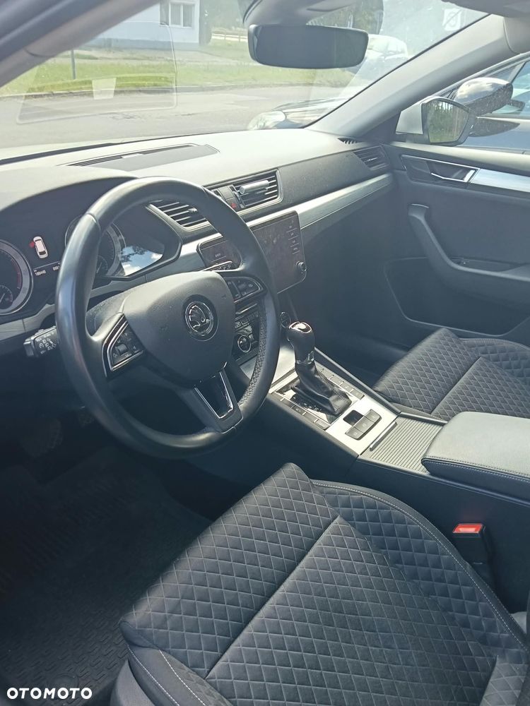 Skoda Superb 2.0 TSI Ambition DSG - 9