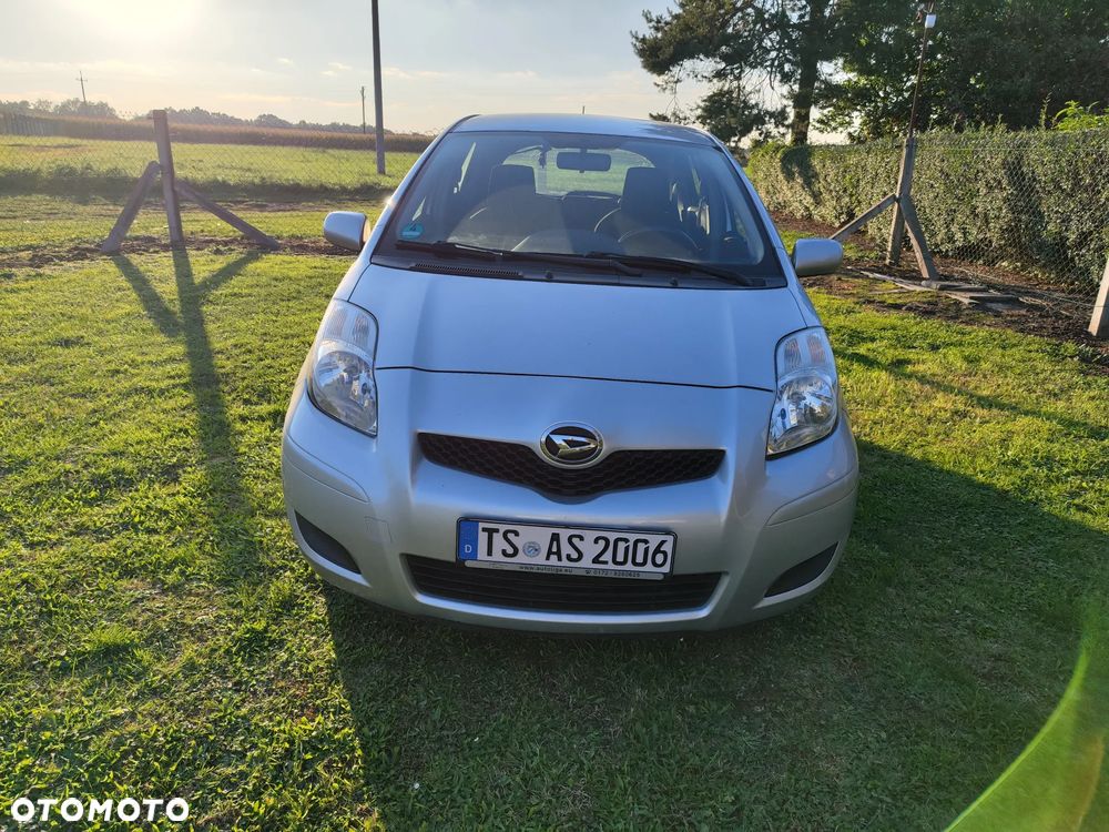 Toyota Yaris - 1