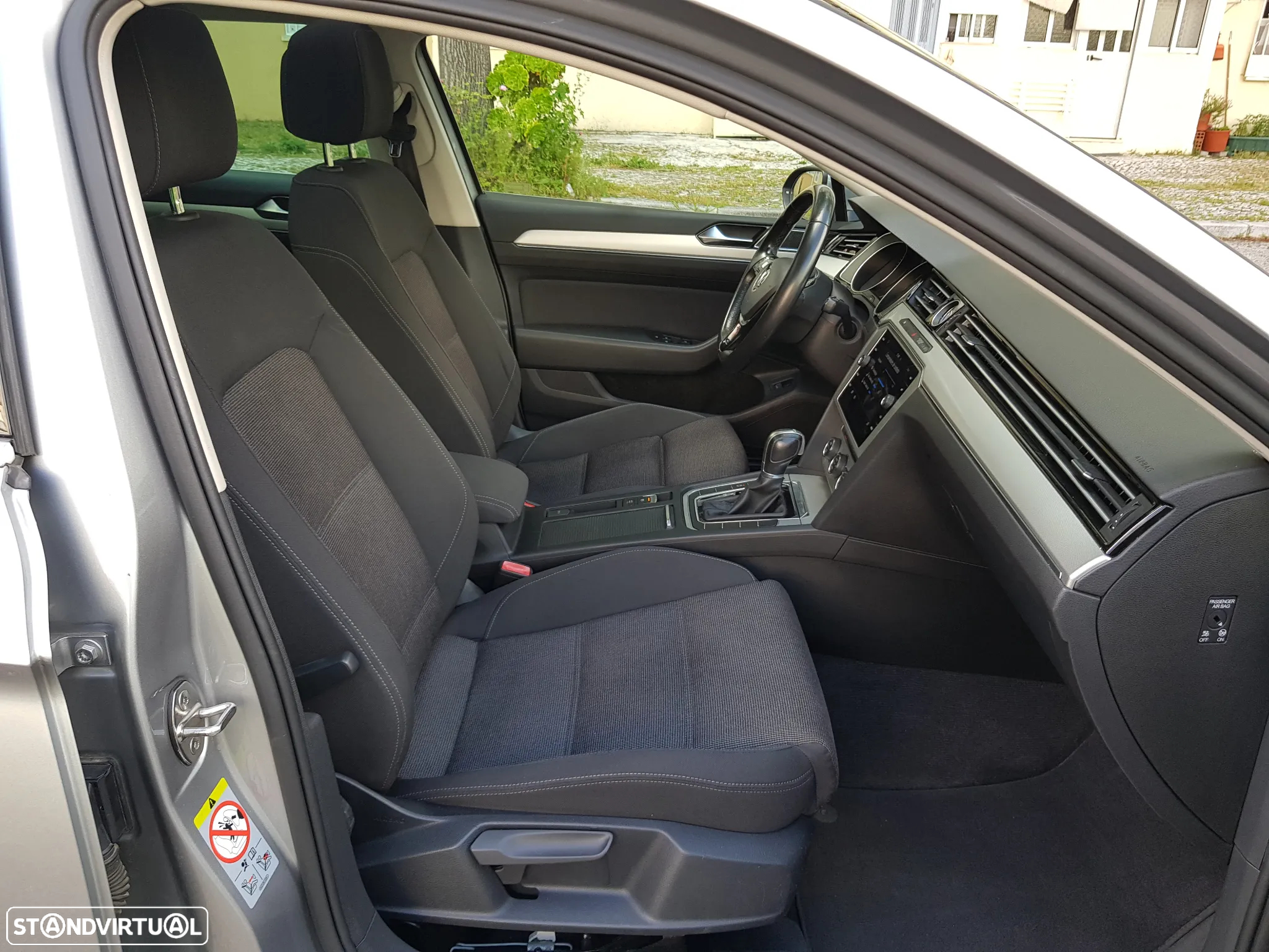 VW Passat Variant 1.6 TDI Highline DSG - 37