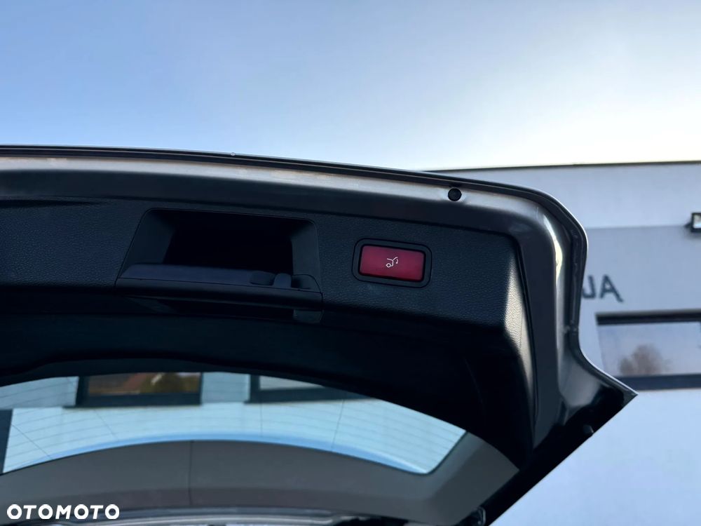 Mercedes-Benz GLK 350 CDI DPF 4Matic 7G-TRONIC SPORT EDITION - 28