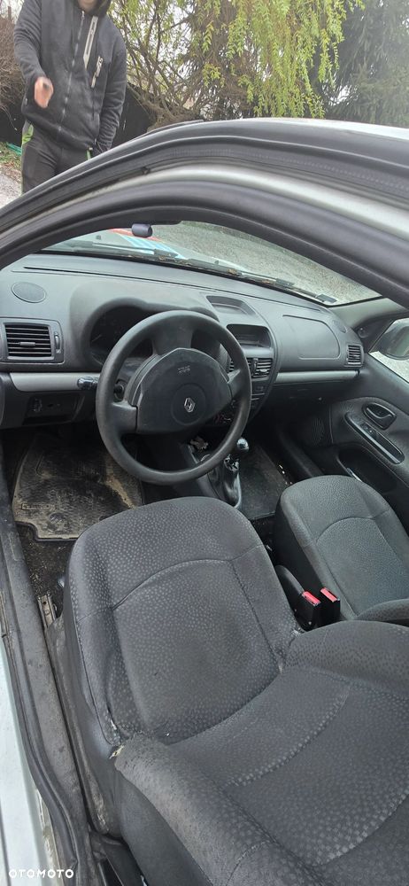 Renault Clio - 6
