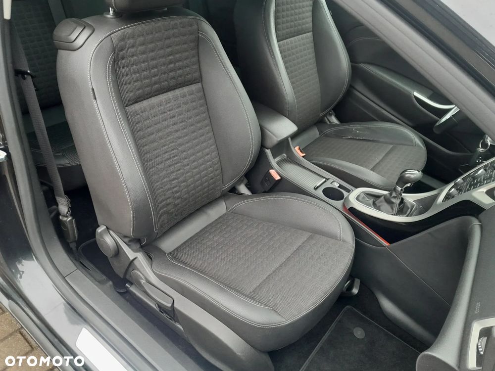 Opel Astra 1.6 Turbo Edition - 22