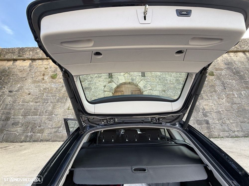 BMW 320 d Touring LifeStyle - 25