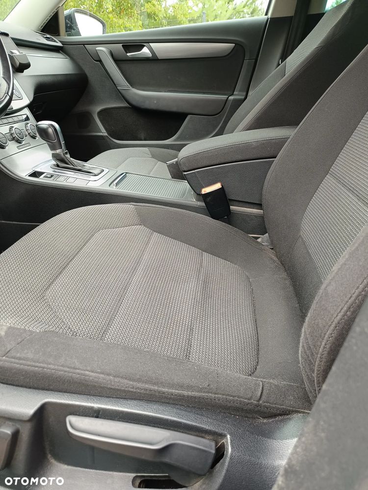 Volkswagen Passat 2.0 TDI Comfortline DSG - 9