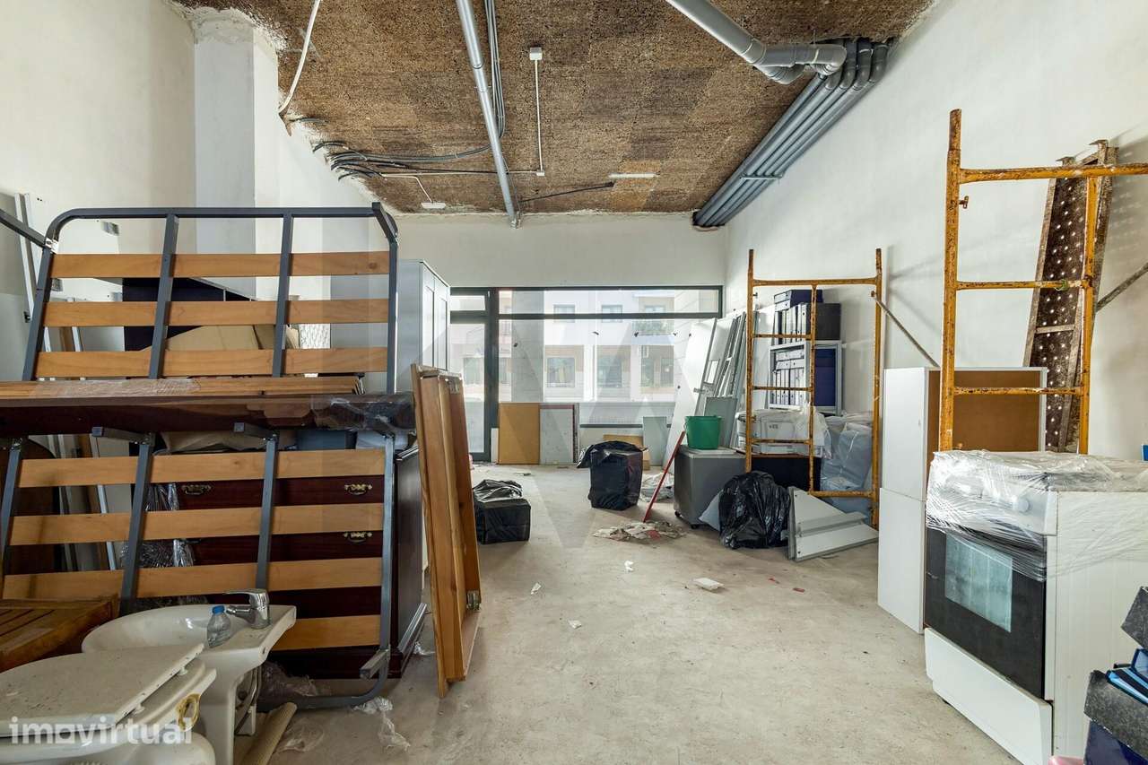 Loja para Arrendamento na Urbanização Jardim da Amoreira – Ramada, Odi - Grande imagem: 3/17