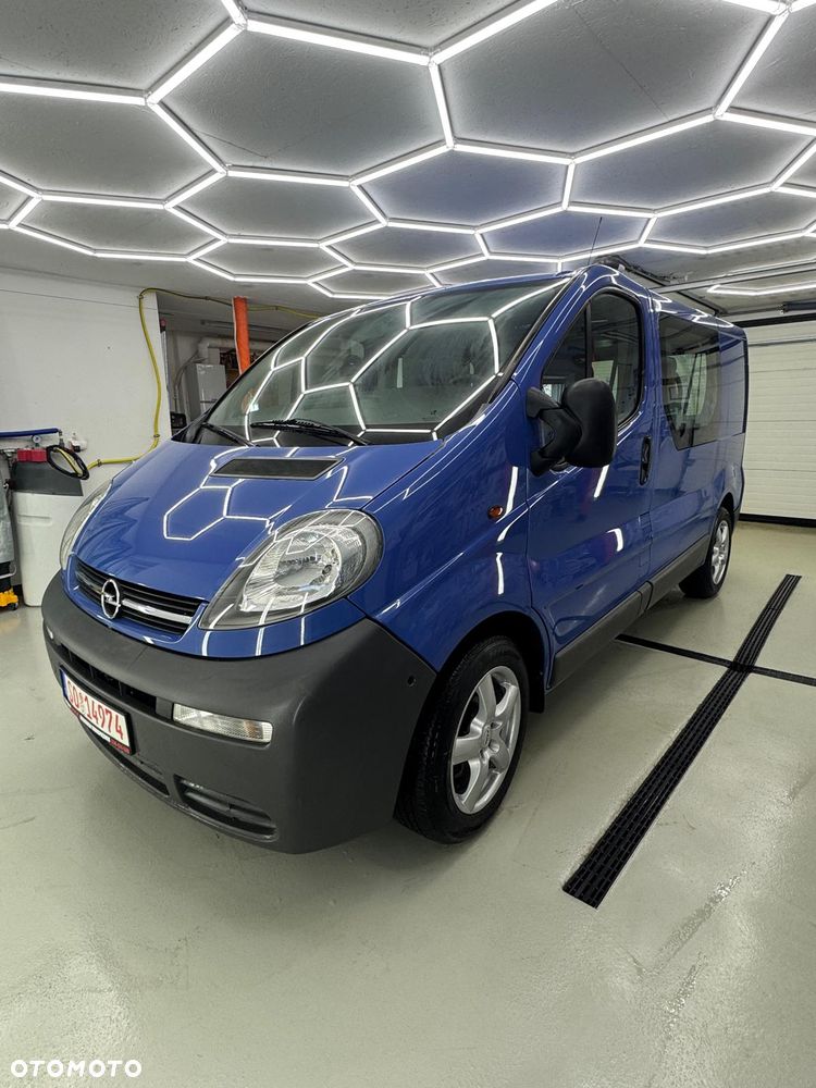 Opel Vivaro - 1