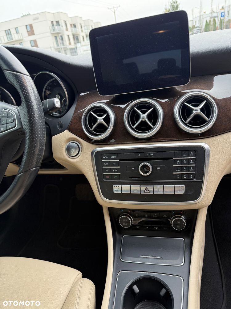 Mercedes-Benz CLA 250 7G-DCT Sport - 14
