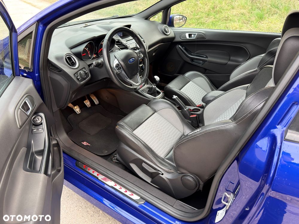 Ford Fiesta 1.6 EcoBoost ST - 25