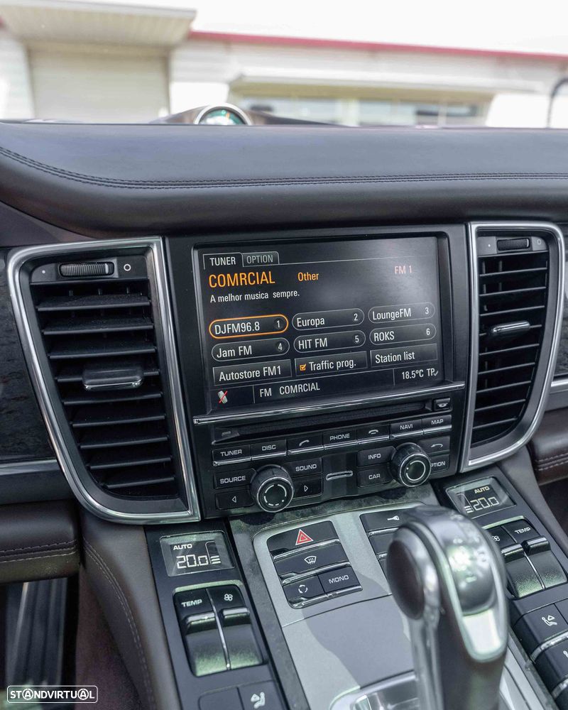 Porsche Panamera 4S PDK - 37