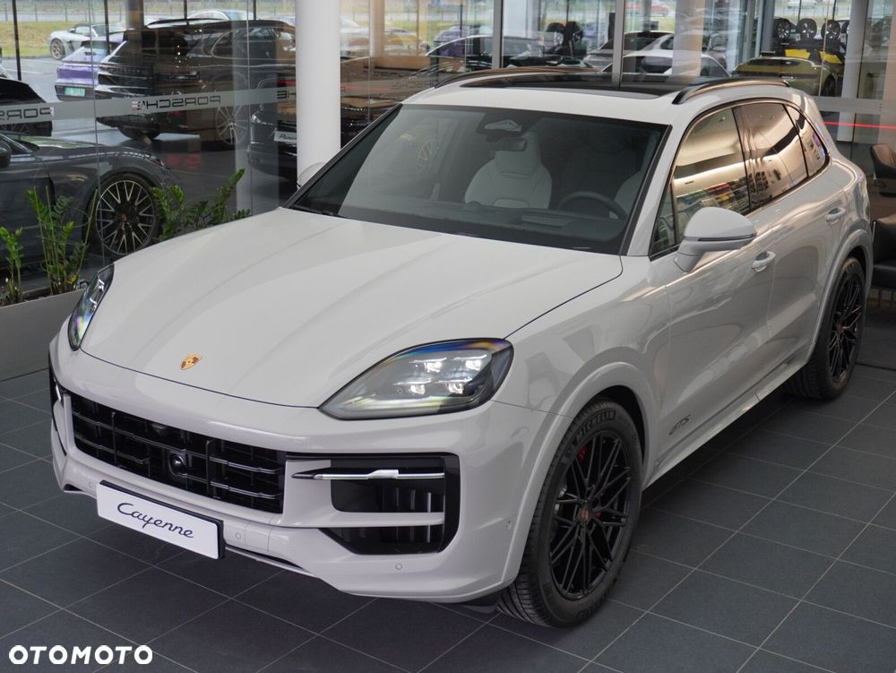 Porsche Cayenne GTS - 5