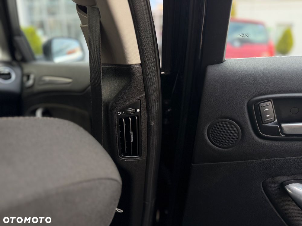 Ford Mondeo 2.0 Titanium - 13