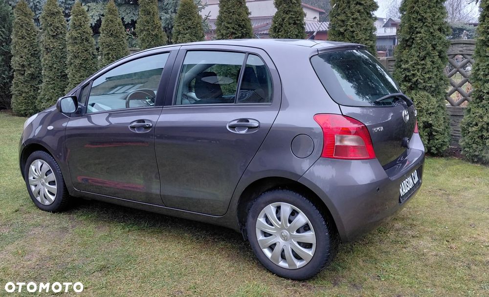 Toyota Yaris 1.3 VVT-i Executive - 6