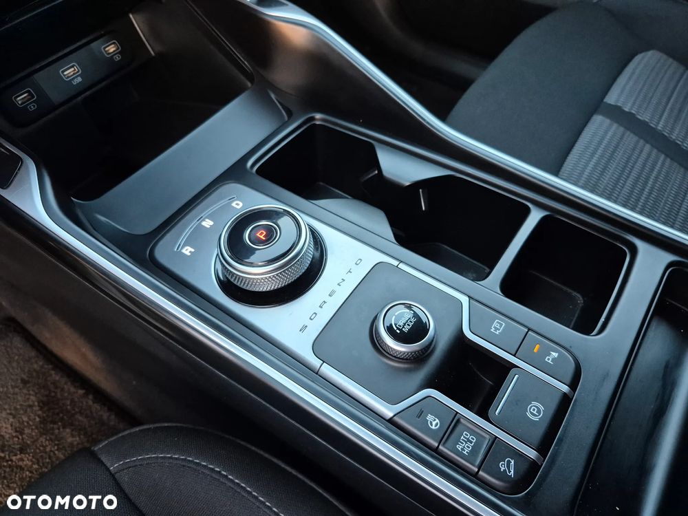 Kia Sorento 1.6 T-GDI HEV L 7os - 16