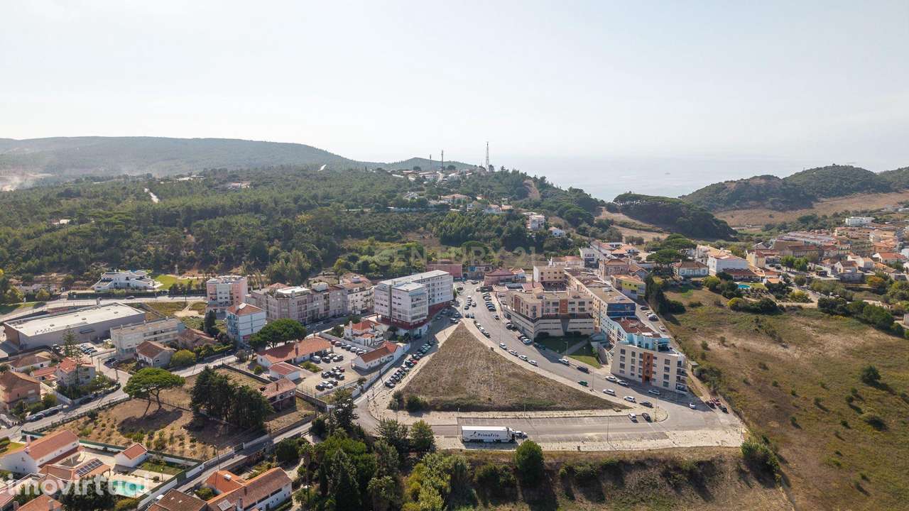 Terreno com loteamento e comunicação prévia, para construção de 45 fog - Grande imagem: 2/9