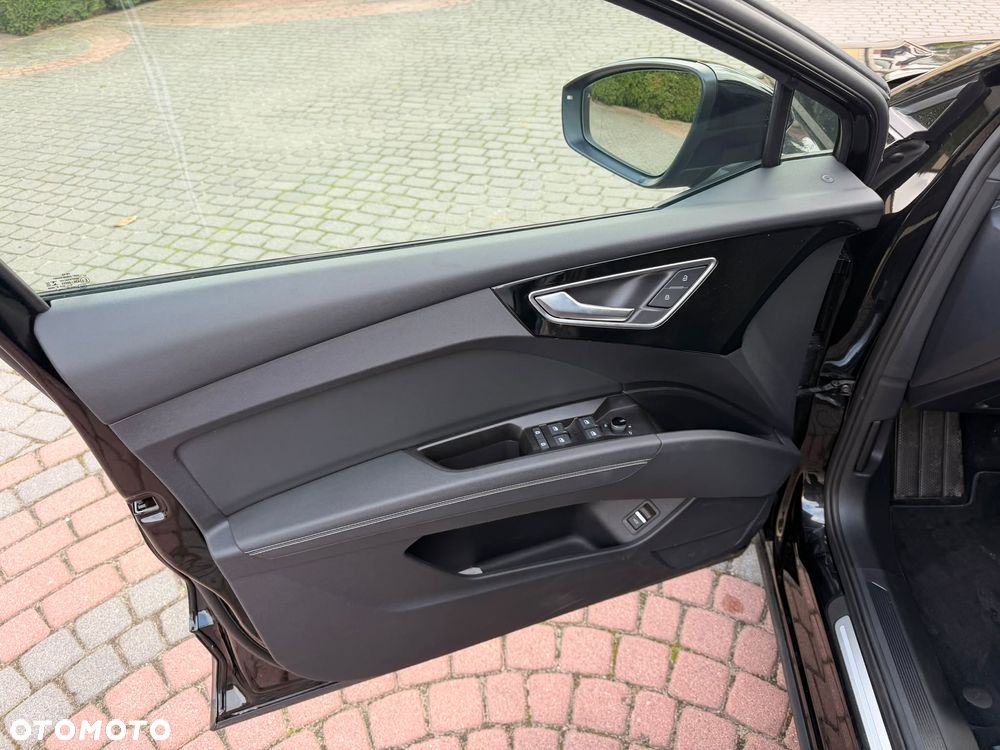 Audi Q4 e-tron 45 quattro - 12
