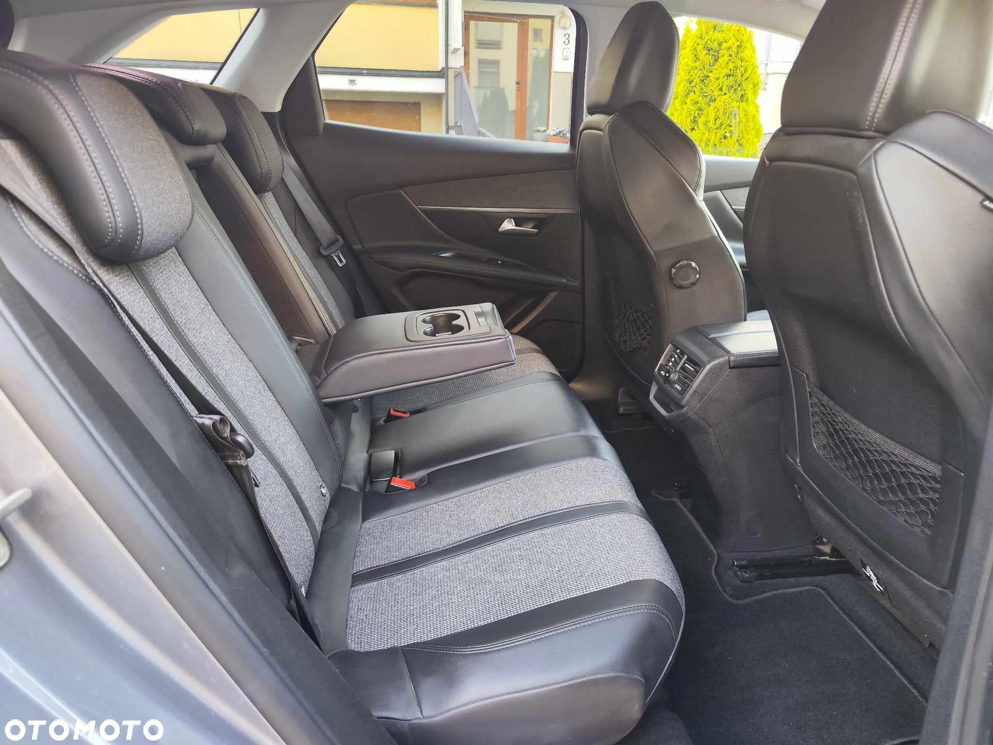Peugeot 3008 1.5 BlueHDi GT S&S EAT8 - 24