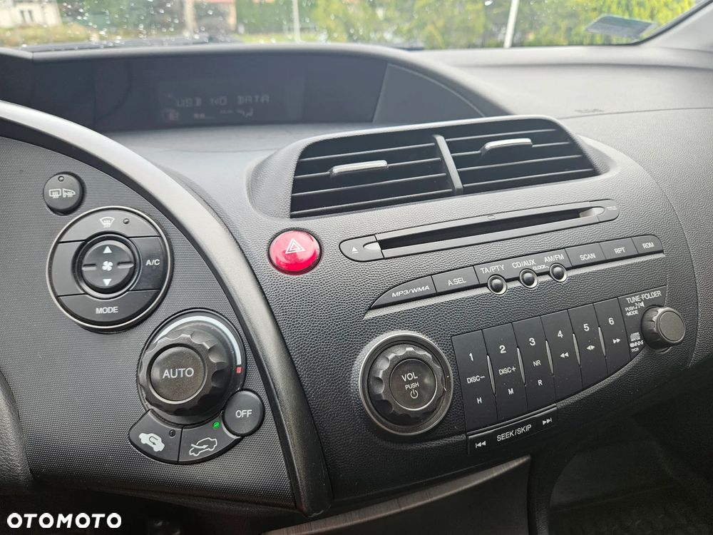 Honda Civic 1.8 Sport - 12