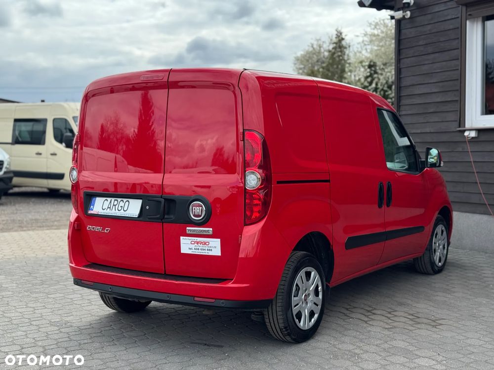 Fiat DOBLO  1,6 *  L1H1 #3 Osoby#  AUTO Z PEŁNĄ HISTORIĄ SERWISOWĄ * W 100% Nie Malowany Oryginalny Lakier * Tempomat * Faktura 23% # VAT-1 Auto Kupione w ASO Fiata * Gwarancja  * Bardzo oszczędny i dynamiczny silnik * Klimatyzacja* Tempomat * MP3 * Bluetooth * Czujniki Parkowania * - 6