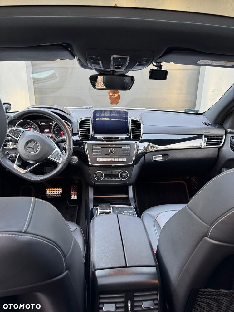 Mercedes-Benz GLE - 11