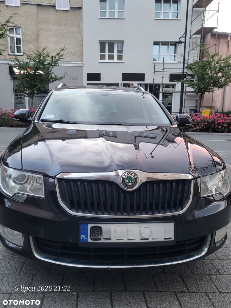 Skoda Superb 2.0 TDI Family DSG - 1