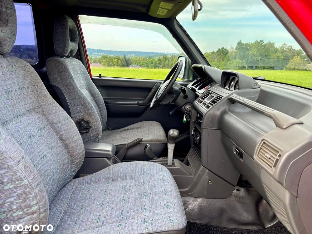Mitsubishi Pajero - 19
