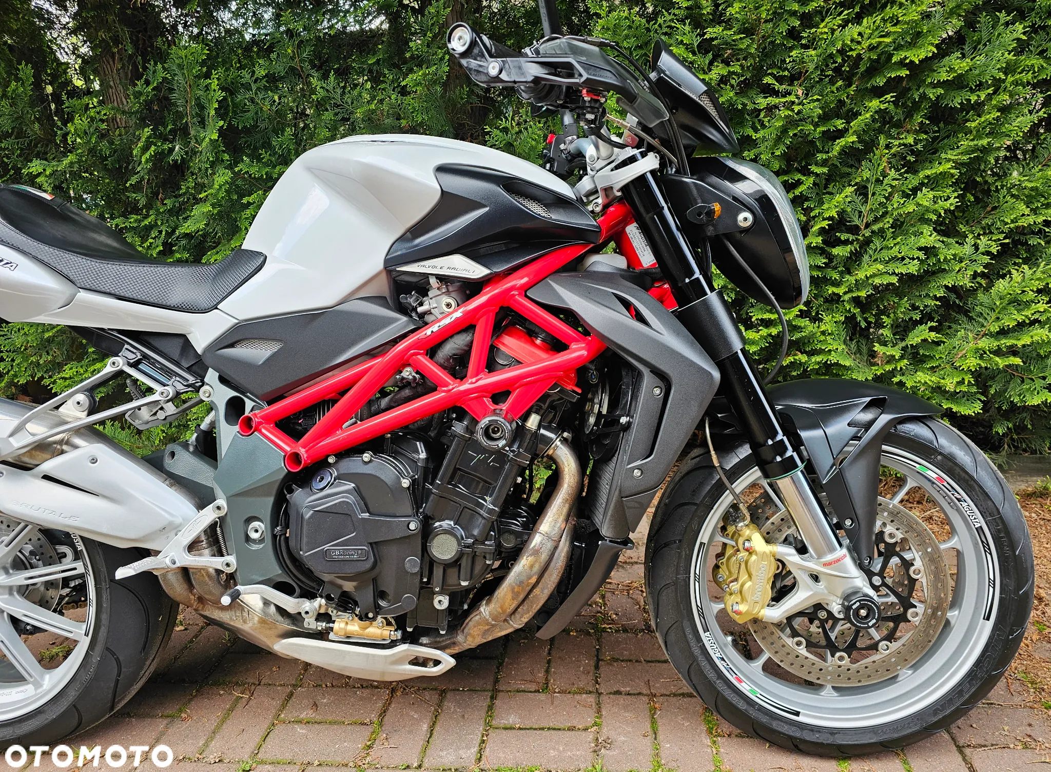 MV AGUSTA Brutale - 10