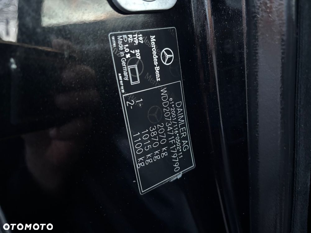 Mercedes-Benz Klasa E 250 CGI BlueEFFICIENCY Automatik Avantgarde - 17