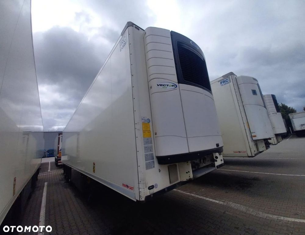 Schmitz Cargobull SKO FP 45 Carrier Vector 1550 - 2