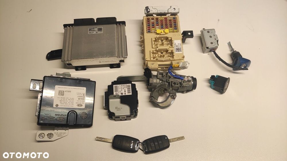 KIA STONIC LIFT 1.0 T-GDI G3LE BENZYNA KOMPUTER ZESTAW STARTOWY 39106-07037 - 1