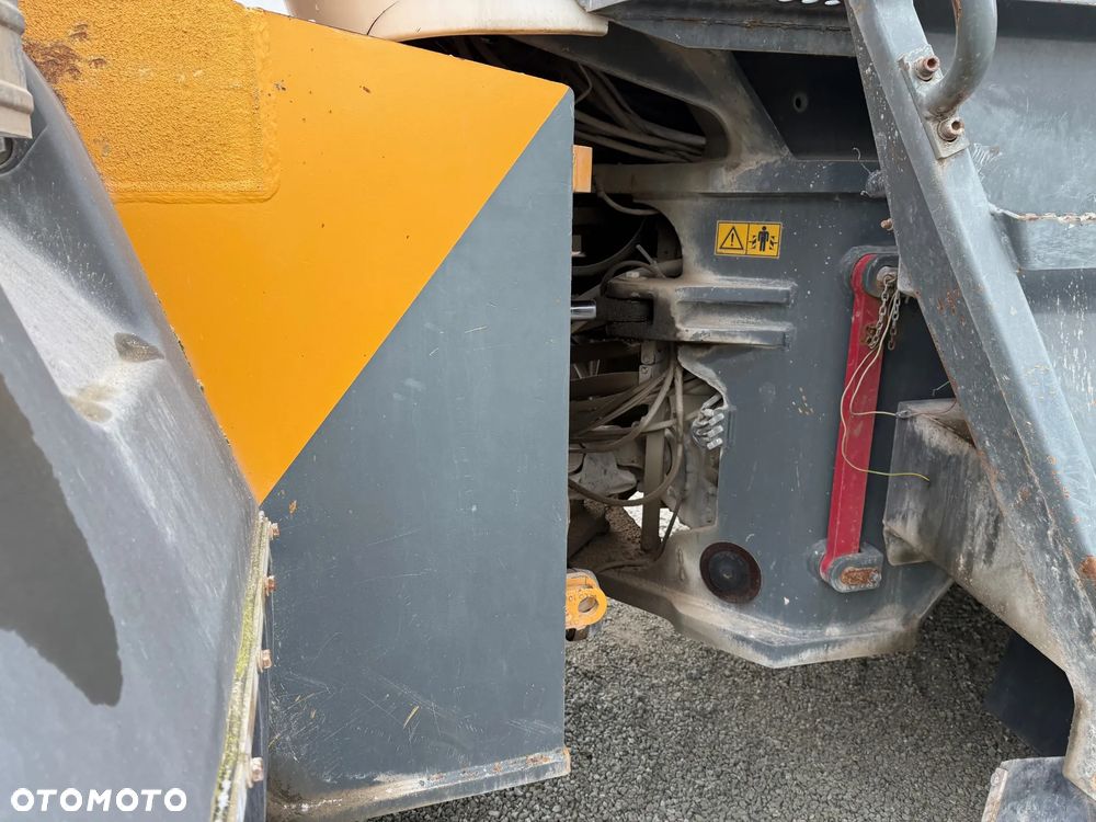 Liebherr L564 / 2002 r - 16