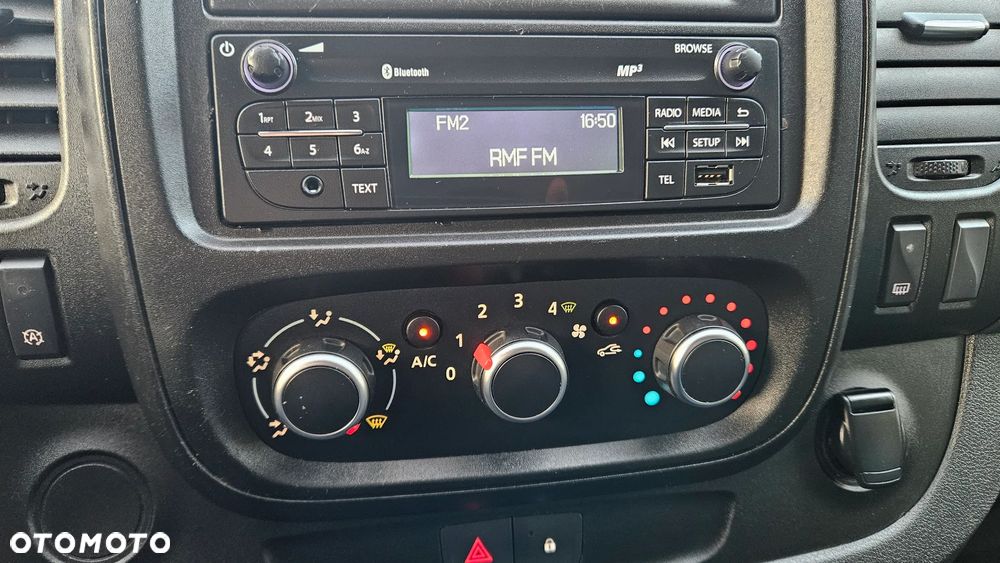 Renault Trafic - 26