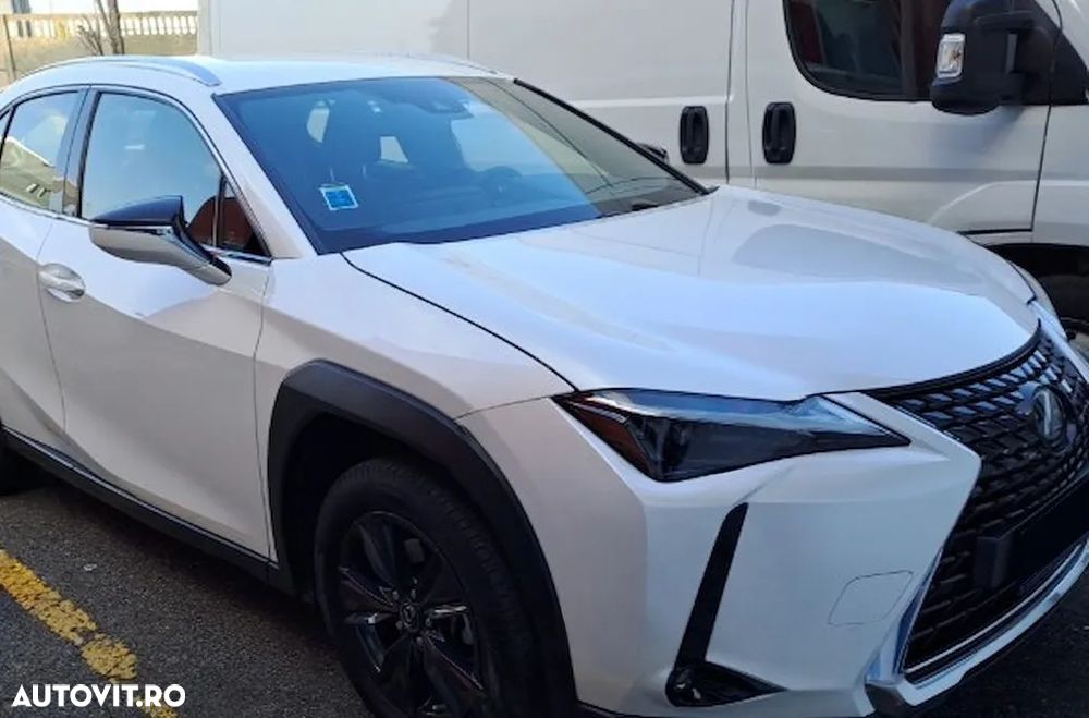 Lexus UX 250h Business Edition - 1