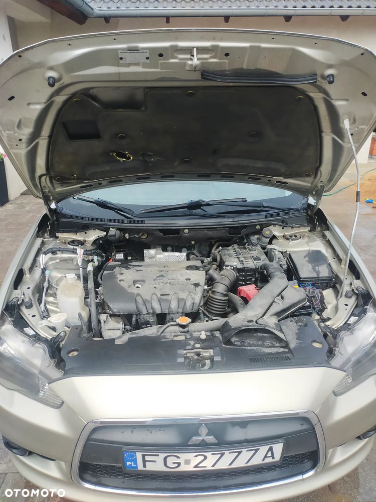 Mitsubishi Lancer 1.8 Intense - 10