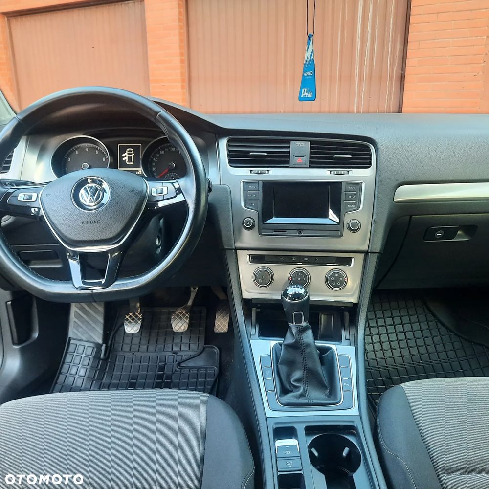 Volkswagen Golf - 11