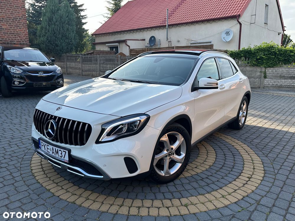 Mercedes-Benz GLA - 2