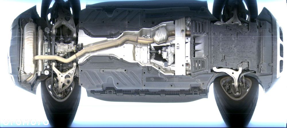 Mercedes-Benz GLS - 12