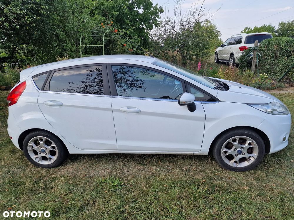 Ford Fiesta - 2