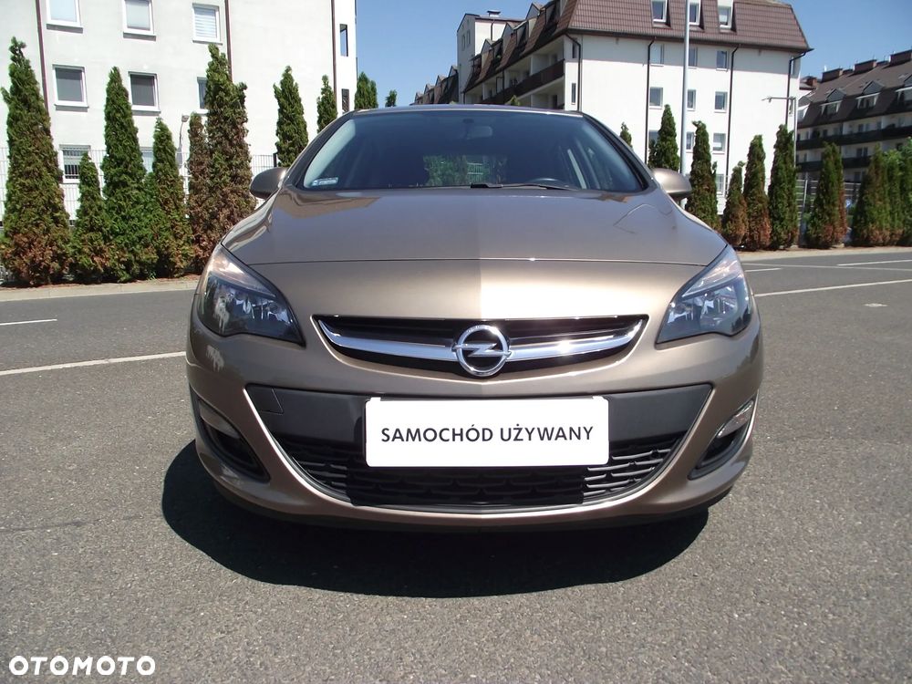Opel Astra 1.6 Cosmo EU6 - 3