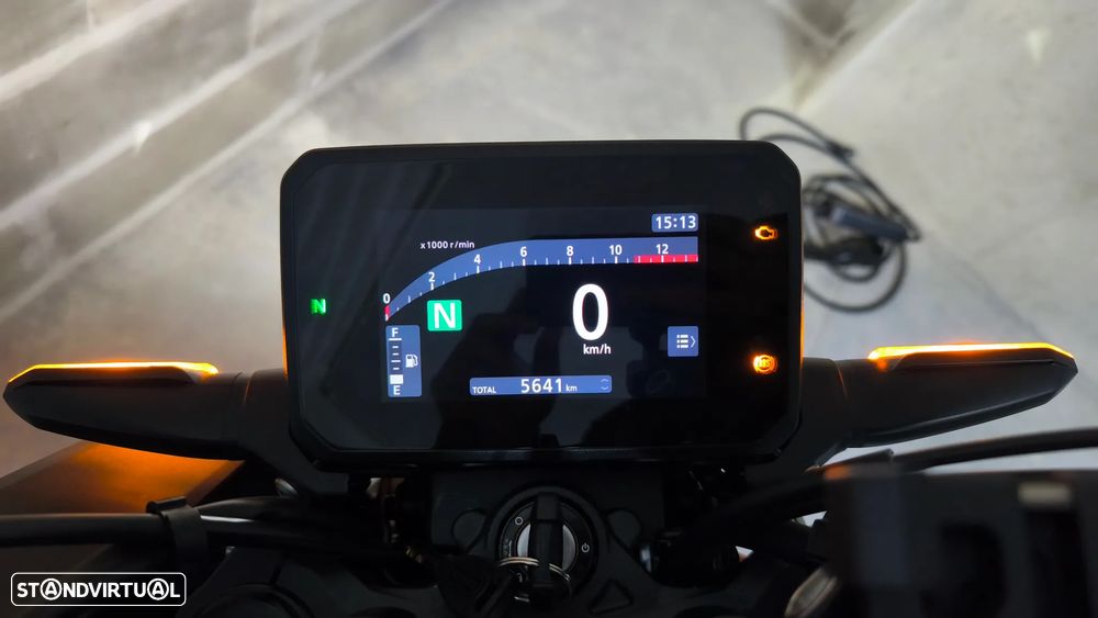 Honda CB CB125R Neo Sports Café - 11