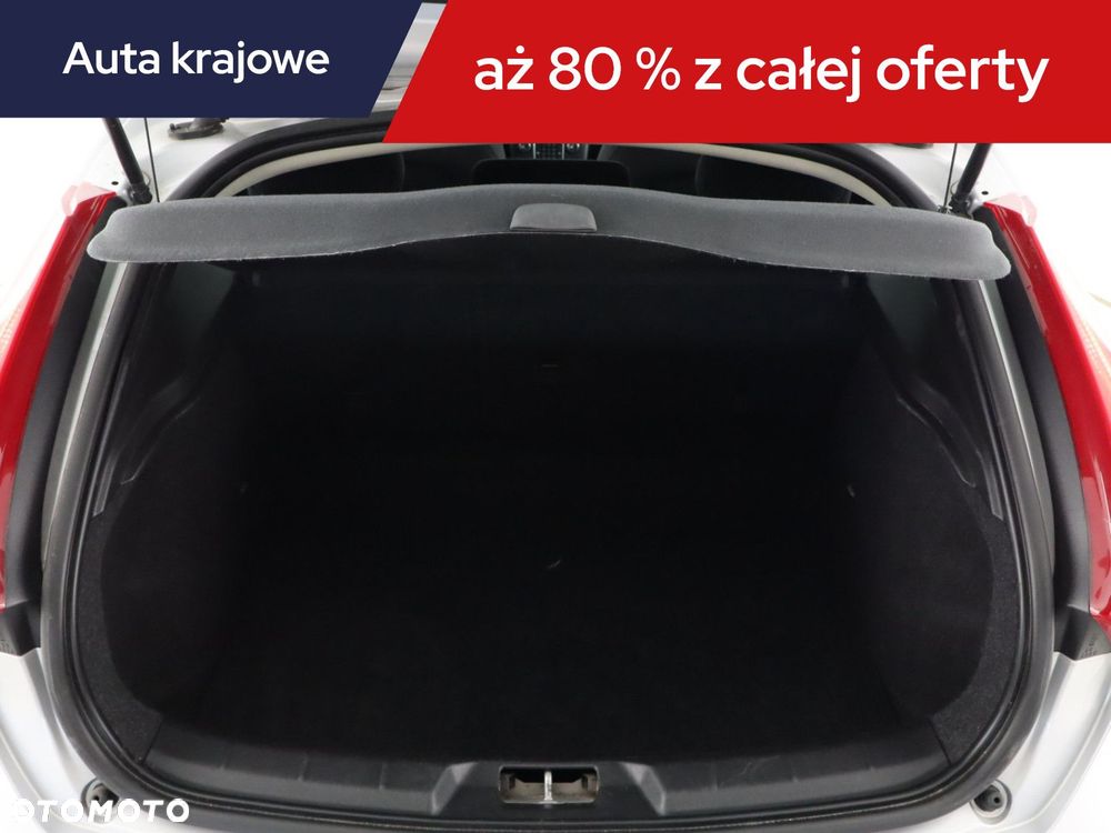 Volvo V40 - 16