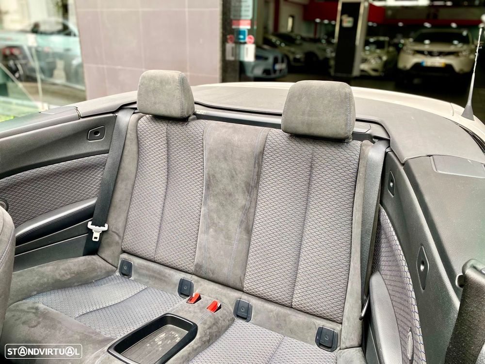 BMW 220 d Cabrio Pack M Auto - 35