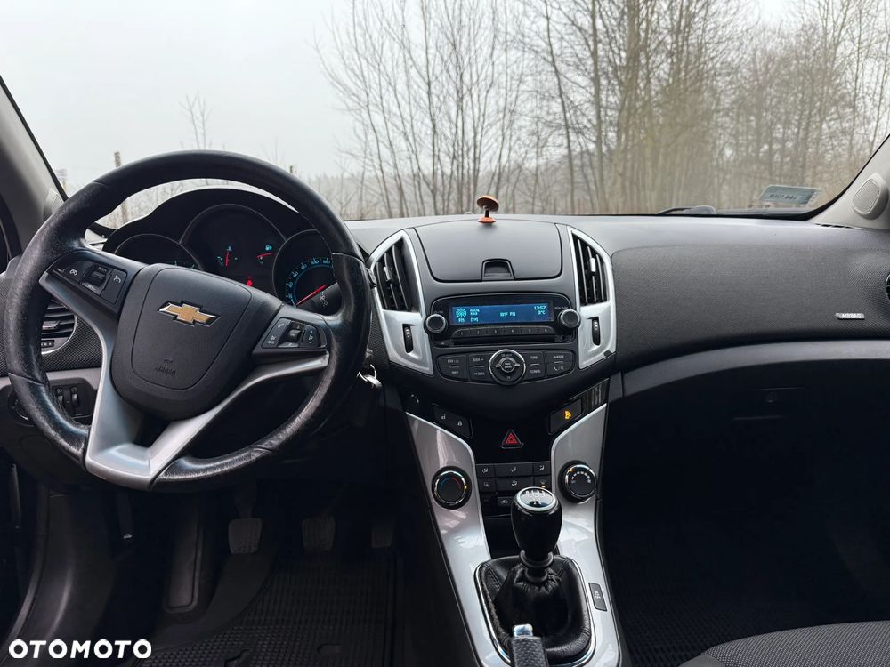 Chevrolet Cruze 1.6 LT - 14