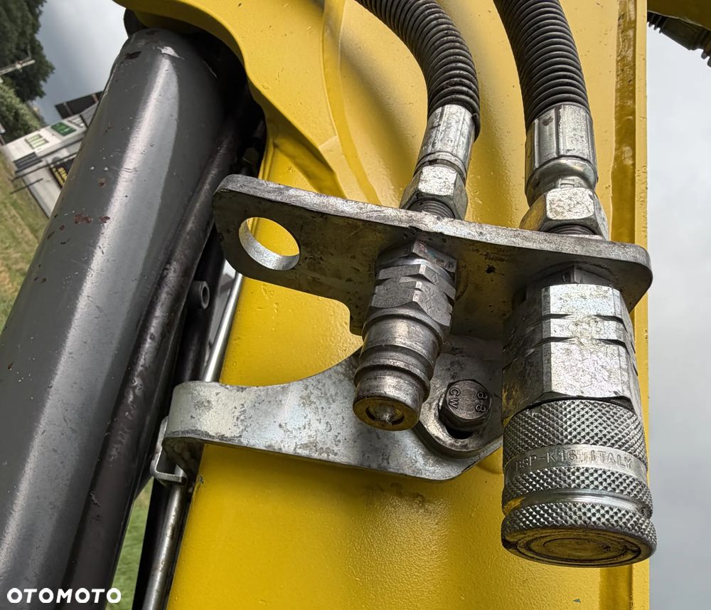 Wacker Neuson EZ38 koparka Gąsienicowa 4 tony. 2018 rok. Maszyna jak nowa 1600mtg.  Aktualna DEKRA BMWT 2026r. dodatkowa linia Hydrauliczna. Zamki na tłokach. Szybko-złącze Hydrauliczne. zmiana łyżek bez wychodzenia z Kabiny! Ani deka luzów wycieków. Okazja! 2 łyżki Oryginalne skandynawskiego typu. Yanmar silnik. Maszyna z Norwegii z Gospodarstwa Aktualna Dokumentacja! ani deka luzów i wycieków! OKAZJA Linia Hydr. Plus. Długie ramię PLUS. Oświetlenie LED. Gąski bardzo ładne. Wielka Okazja! Pełne sterowanie z dżojstików!! - 22